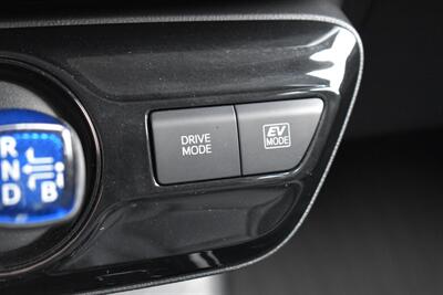 2019 Toyota Prius XLE AWD-e  AWD 4dr Hatchback! 52 City MPG! 48 Hwy MPG! Back Up Camera! Blind Spot Monitor! Pre-Collision Pedestrian Detection! Lane Assist! Bluetooth Connectivity! Heated Seats! Qi-Wireless Charging! - Photo 24 - Portland, OR 97266