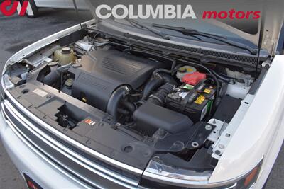 2013 Ford Flex Limited  AWD 4dr Crossover w/EcoBoost**BY APPOINTMENT ONLY**Rear View Camera! Bluetooth! GPS Navigation! Cooled & Heated Leather Seats! Front & Rear Sunroofs! Tow Hitch! Roof Rails! - Photo 31 - Portland, OR 97266