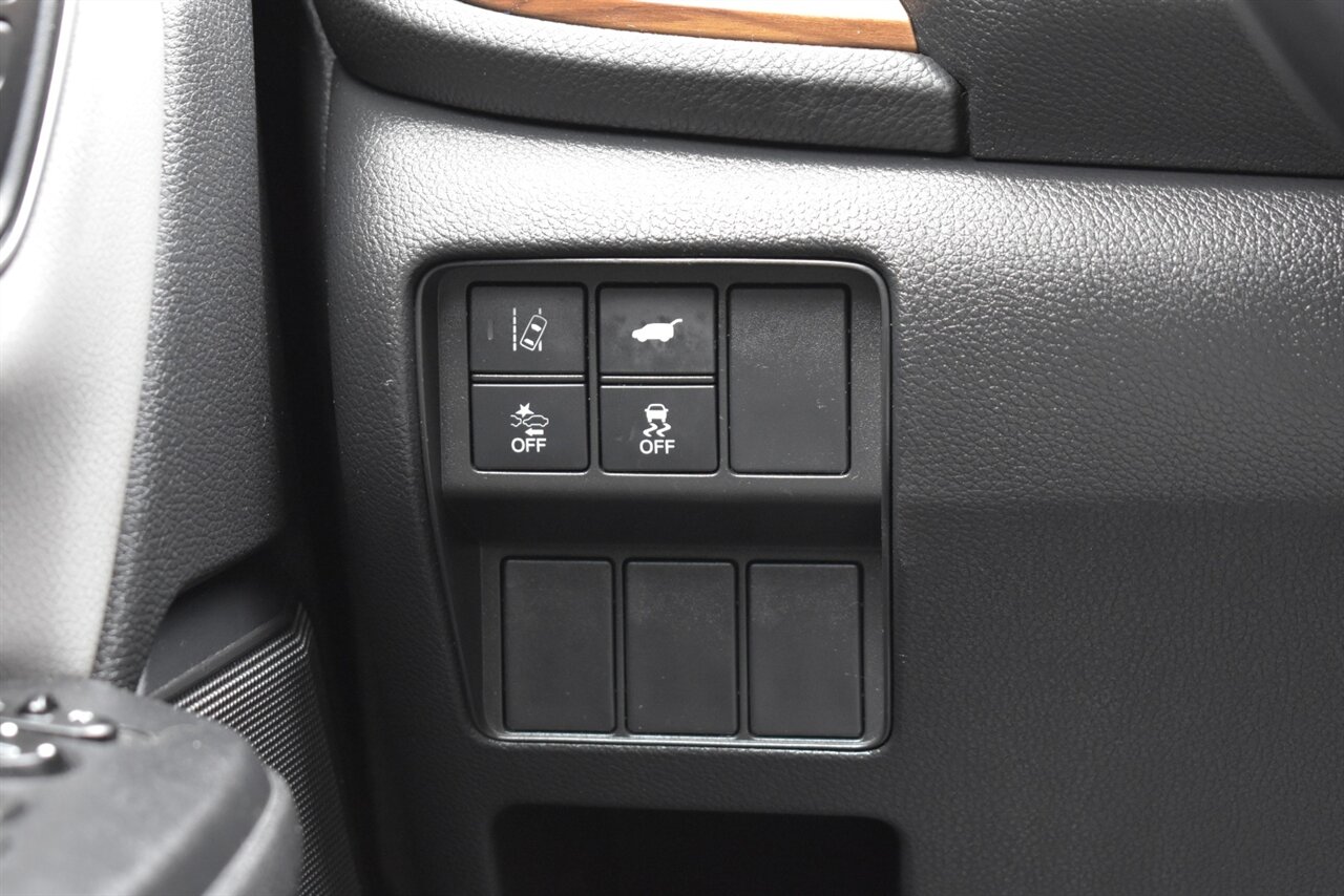 2017 Honda CR-V EX-L AWD 4dr SUV! Back Up Camera! Blind Spot Monitor! Collision Mitigation System! Lane Assist! Econ Drive Mode! Bluetooth Connectivity! Heated Leather Seats! Sunroof! Power Liftgate! - Photo 19 - Portland, OR 97266
