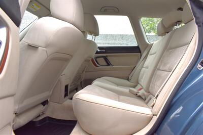 2006 Subaru Outback 2.5i  AWD 4dr Wagon! 5-Speed Manual! Heated Seats! Roof Rack! All Weather Mats! - Photo 23 - Portland, OR 97266