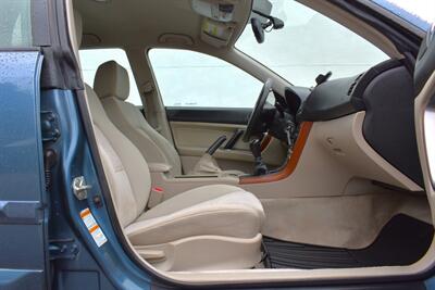 2006 Subaru Outback 2.5i  AWD 4dr Wagon! 5-Speed Manual! Heated Seats! Roof Rack! All Weather Mats! - Photo 24 - Portland, OR 97266