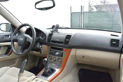 2006 Subaru Outback 2.5i  AWD 4dr Wagon! 5-Speed Manual! Heated Seats! Roof Rack! All Weather Mats! - Photo 11 - Portland, OR 97266