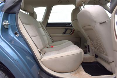 2006 Subaru Outback 2.5i  AWD 4dr Wagon! 5-Speed Manual! Heated Seats! Roof Rack! All Weather Mats! - Photo 25 - Portland, OR 97266