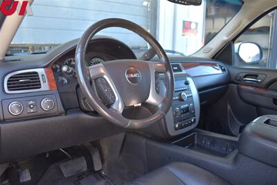 2014 GMC Yukon XL SLT  4X4 4dr SUV! 3rd Row Seats! Rear Park Assist! Back Up Camera! Bluetooth! Heated Leather Seats! Tow Package! Running Boards! Roof-Rack! - Photo 3 - Portland, OR 97266