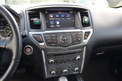 2019 Nissan Pathfinder SL  4X4 4dr SUV! 3rd Row Seats! Back Up Camera! Blind Spot Monitor! Bluetooth! Navigation! Heated Leather Seats! Heated Steering Wheel! Powered Liftgate! Selectable 4WD with 2WD / Auto / Lock Modes! - Photo 19 - Portland, OR 97266