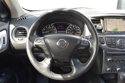 2019 Nissan Pathfinder SL  4X4 4dr SUV! 3rd Row Seats! Back Up Camera! Blind Spot Monitor! Bluetooth! Navigation! Heated Leather Seats! Heated Steering Wheel! Powered Liftgate! Selectable 4WD with 2WD / Auto / Lock Modes! - Photo 14 - Portland, OR 97266