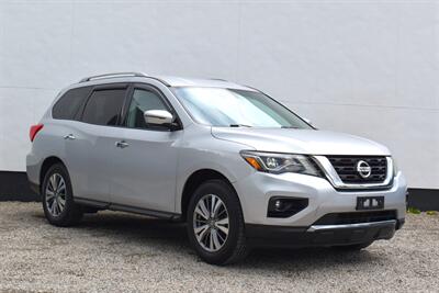 2019 Nissan Pathfinder SL  4X4 4dr SUV! 3rd Row Seats! Back Up Camera! Blind Spot Monitor! Bluetooth! Navigation! Heated Leather Seats! Heated Steering Wheel! Powered Liftgate! Selectable 4WD with 2WD / Auto / Lock Modes! SUV