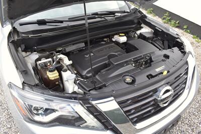 2019 Nissan Pathfinder SL  4X4 4dr SUV! 3rd Row Seats! Back Up Camera! Blind Spot Monitor! Bluetooth! Navigation! Heated Leather Seats! Heated Steering Wheel! Powered Liftgate! Selectable 4WD with 2WD / Auto / Lock Modes! - Photo 34 - Portland, OR 97266