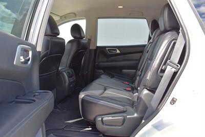 2019 Nissan Pathfinder SL  4X4 4dr SUV! 3rd Row Seats! Back Up Camera! Blind Spot Monitor! Bluetooth! Navigation! Heated Leather Seats! Heated Steering Wheel! Powered Liftgate! Selectable 4WD with 2WD / Auto / Lock Modes! - Photo 27 - Portland, OR 97266