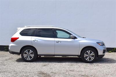 2019 Nissan Pathfinder SL  4X4 4dr SUV! 3rd Row Seats! Back Up Camera! Blind Spot Monitor! Bluetooth! Navigation! Heated Leather Seats! Heated Steering Wheel! Powered Liftgate! Selectable 4WD with 2WD / Auto / Lock Modes! - Photo 6 - Portland, OR 97266