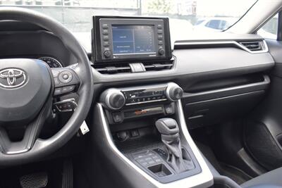 2021 Toyota RAV4 LE  AWD 4dr SUV! Back Up Camera! Lane Assist! Pre-Collision Sys w/ Pedestrian Detection! Bluetooth Connectivity! Eco/Sport/Snow/Sand Drive Modes! Roof-Rack! All Weather Mats! - Photo 20 - Portland, OR 97266
