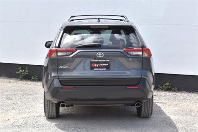 2021 Toyota RAV4 LE  AWD 4dr SUV! Back Up Camera! Lane Assist! Pre-Collision Sys w/ Pedestrian Detection! Bluetooth Connectivity! Eco/Sport/Snow/Sand Drive Modes! Roof-Rack! All Weather Mats! - Photo 4 - Portland, OR 97266