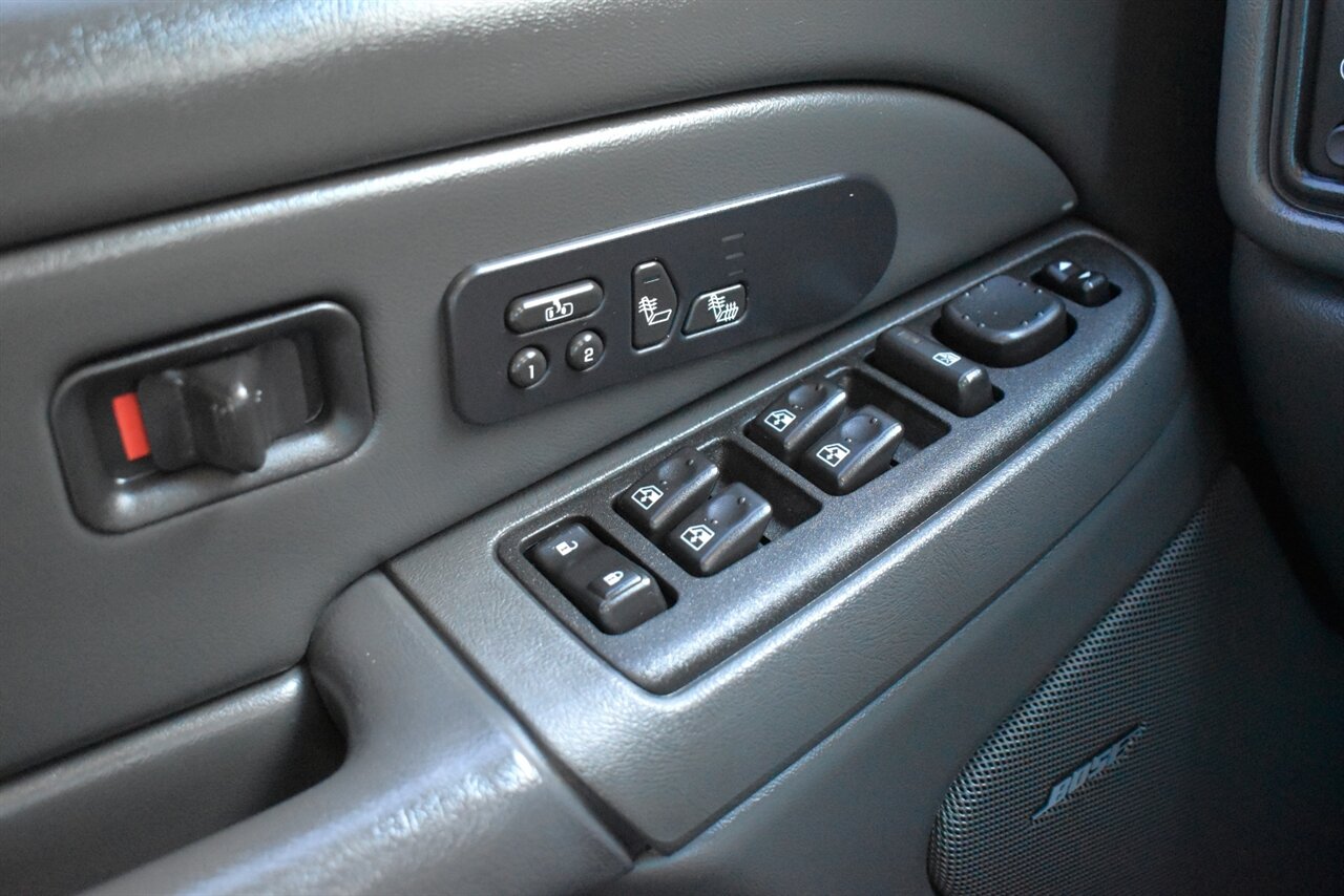 2007 Chevrolet Silverado 2500 LT3 4dr Crew Cab 4WD LB**BY APPOINTMENT ONLY**Selectable 4-WD-(2HI/4HI & 4LO)! Apple CarPlay! Android Auto! Heated Leather Seats! Sunroof! Edge Performance Monitor! Tow Package! - Photo 17 - Portland, OR 97266