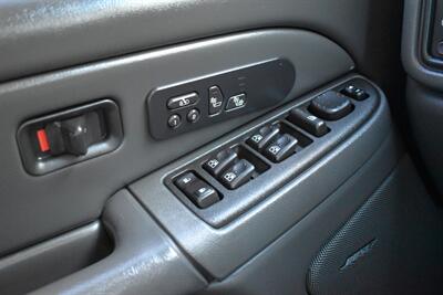 2007 Chevrolet Silverado 2500 LT3 4dr Crew Cab 4WD LB**BY APPOINTMENT ONLY**Selectable 4-WD-(2HI/4HI & 4LO)! Apple CarPlay! Android Auto! Heated Leather Seats! Sunroof! Edge Performance Monitor! Tow Package! - Photo 17 - Portland, OR 97266