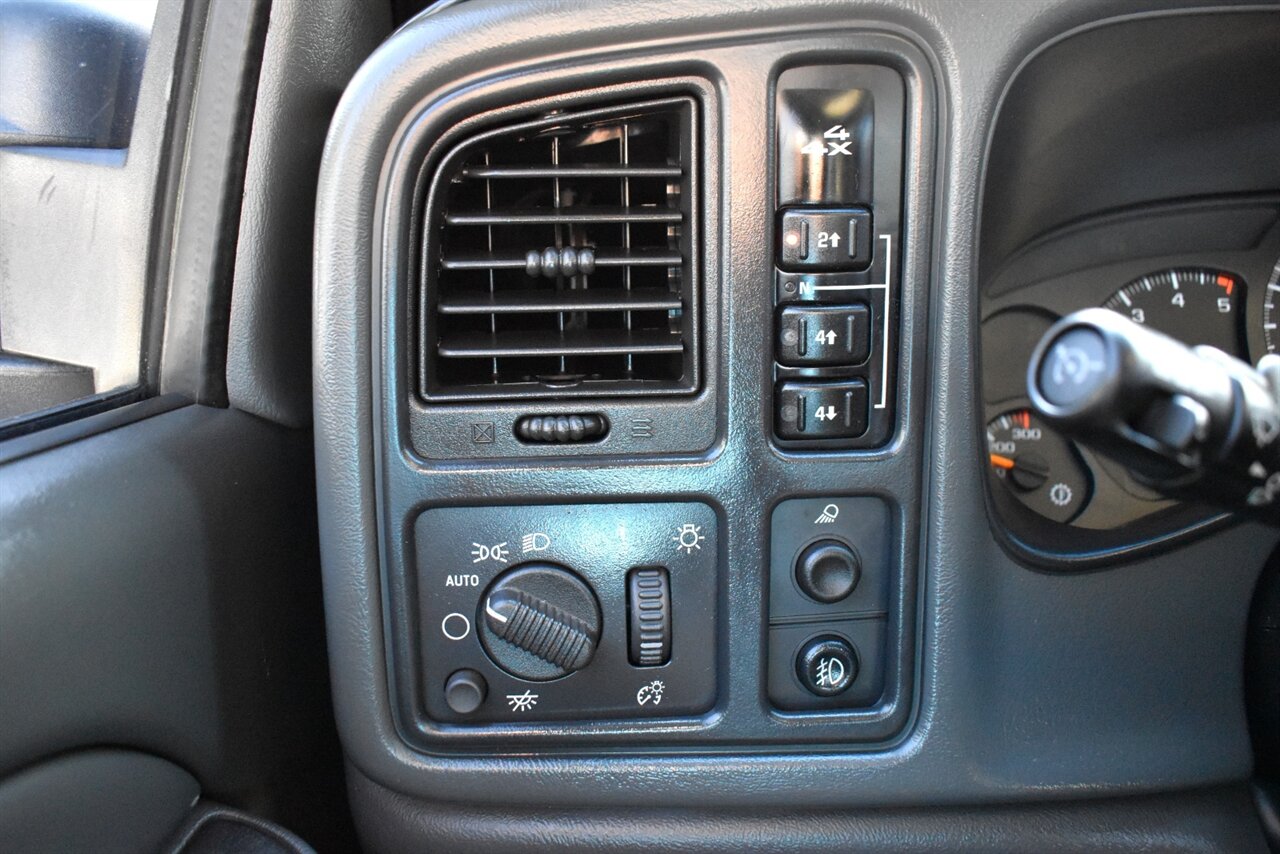 2007 Chevrolet Silverado 2500 LT3 4dr Crew Cab 4WD LB**BY APPOINTMENT ONLY**Selectable 4-WD-(2HI/4HI & 4LO)! Apple CarPlay! Android Auto! Heated Leather Seats! Sunroof! Edge Performance Monitor! Tow Package! - Photo 18 - Portland, OR 97266