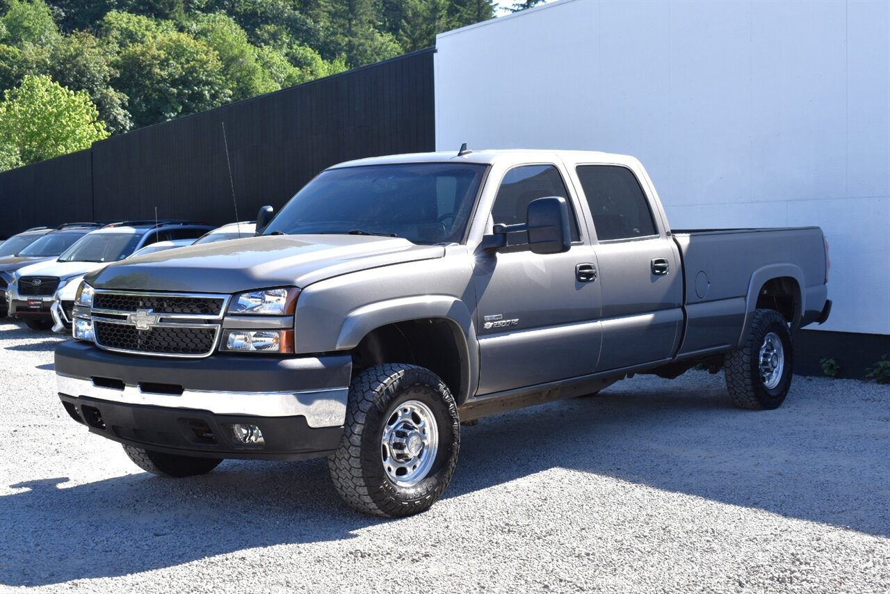 2007 Chevrolet Silverado 2500 LT3 4dr Crew Cab 4WD LB**BY APPOINTMENT ONLY**Selectable 4-WD-(2HI/4HI & 4LO)! Apple CarPlay! Android Auto! Heated Leather Seats! Sunroof! Edge Performance Monitor! Tow Package! - Photo 8 - Portland, OR 97266