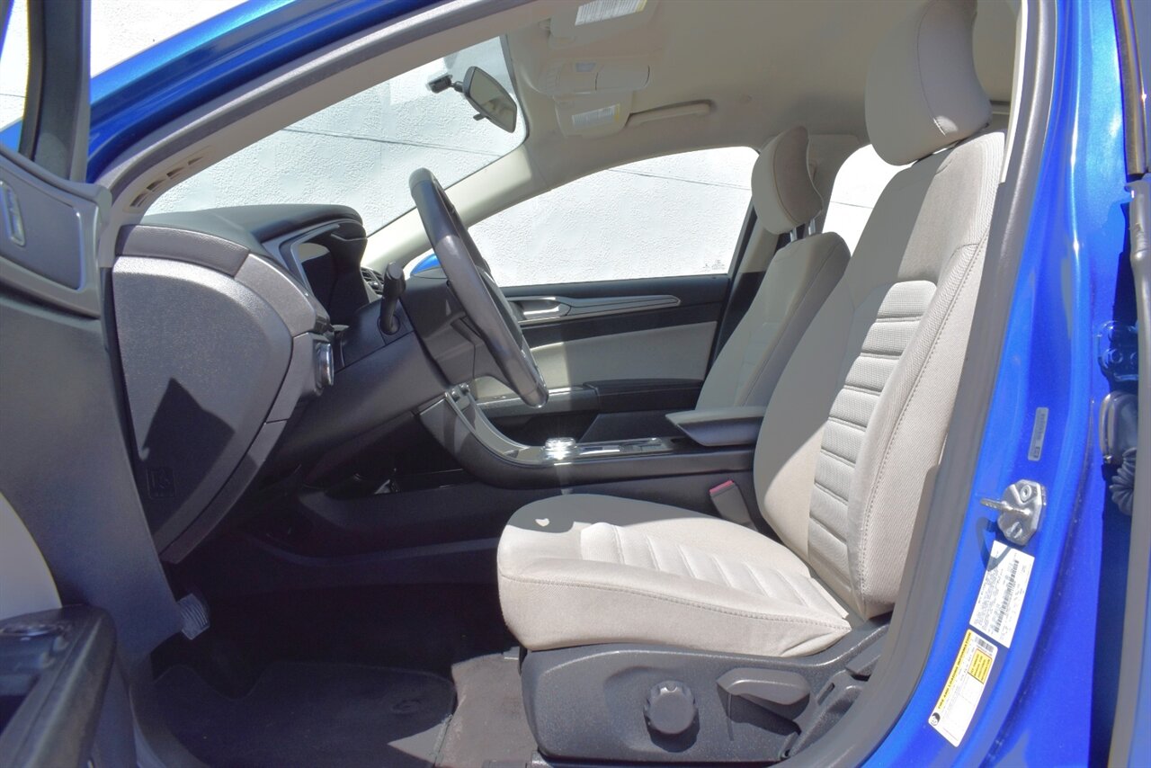 2018 Ford Fusion Hybrid S 4dr Sedan! Back Up Camera! 43 City MPG! 41 Hwy MPG! Eco Drive Mode! Bluetooth Connectivity! - Photo 10 - Portland, OR 97266