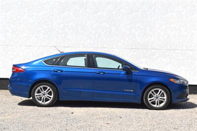 2018 Ford Fusion Hybrid S 4dr Sedan! Back Up Camera! 43 City MPG! 41 Hwy MPG! Eco Drive Mode! Bluetooth Connectivity! - Photo 6 - Portland, OR 97266