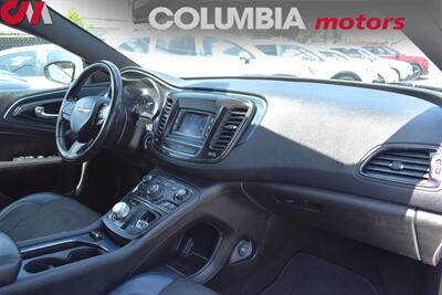 2015 Chrysler 200 S AWD 4dr Sedan! Push Start! Back Up Camera! Uconnect Infotainment System! Bluetooth w/Voice Activation! Premium Audio System! Traction Control! - Photo 12 - Portland, OR 97266