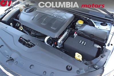 2015 Chrysler 200 S AWD 4dr Sedan! Push Start! Back Up Camera! Uconnect Infotainment System! Bluetooth w/Voice Activation! Premium Audio System! Traction Control! - Photo 26 - Portland, OR 97266