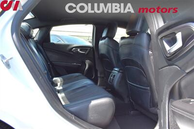 2015 Chrysler 200 S AWD 4dr Sedan! Push Start! Back Up Camera! Uconnect Infotainment System! Bluetooth w/Voice Activation! Premium Audio System! Traction Control! - Photo 23 - Portland, OR 97266