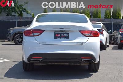 2015 Chrysler 200 S AWD 4dr Sedan! Push Start! Back Up Camera! Uconnect Infotainment System! Bluetooth w/Voice Activation! Premium Audio System! Traction Control! - Photo 4 - Portland, OR 97266