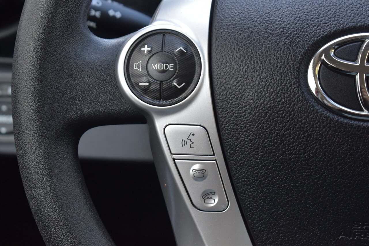 2015 Toyota Prius c Two 4dr Hatchback! 53 City MPG! 46 Hwy MPG! Brake Assist & Smart Stop Technology! Ev & Eco Modes! Traction Control! Bluetooth Connectivity! All Weather Mats! - Photo 14 - Portland, OR 97266