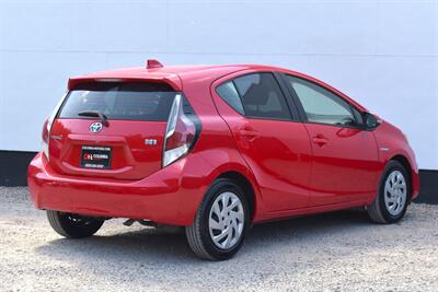 2015 Toyota Prius c Two 4dr Hatchback! 53 City MPG! 46 Hwy MPG! Brake Assist & Smart Stop Technology! Ev & Eco Modes! Traction Control! Bluetooth Connectivity! All Weather Mats! - Photo 5 - Portland, OR 97266