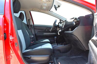 2015 Toyota Prius c Two 4dr Hatchback! 53 City MPG! 46 Hwy MPG! Brake Assist & Smart Stop Technology! Ev & Eco Modes! Traction Control! Bluetooth Connectivity! All Weather Mats! - Photo 29 - Portland, OR 97266