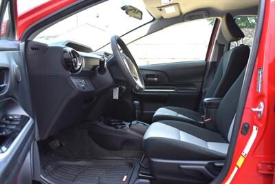 2015 Toyota Prius c Two 4dr Hatchback! 53 City MPG! 46 Hwy MPG! Brake Assist & Smart Stop Technology! Ev & Eco Modes! Traction Control! Bluetooth Connectivity! All Weather Mats! - Photo 10 - Portland, OR 97266