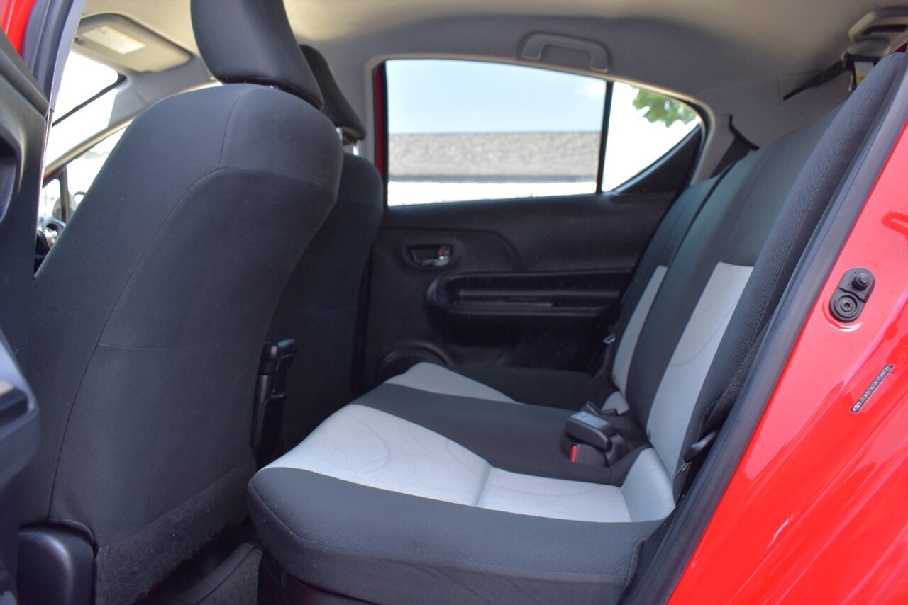 2015 Toyota Prius c Two 4dr Hatchback! 53 City MPG! 46 Hwy MPG! Brake Assist & Smart Stop Technology! Ev & Eco Modes! Traction Control! Bluetooth Connectivity! All Weather Mats! - Photo 27 - Portland, OR 97266
