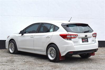 2017 Subaru Impreza 2.0i  AWD 4dr Wagon! 5 Speed Manual! Back Up Camera! Traction Control! Apple CarPlay! Android Auto! - Photo 2 - Portland, OR 97266
