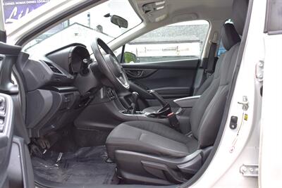 2017 Subaru Impreza 2.0i  AWD 4dr Wagon! 5 Speed Manual! Back Up Camera! Traction Control! Apple CarPlay! Android Auto! - Photo 10 - Portland, OR 97266
