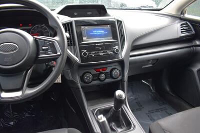 2017 Subaru Impreza 2.0i  AWD 4dr Wagon! 5 Speed Manual! Back Up Camera! Traction Control! Apple CarPlay! Android Auto! - Photo 19 - Portland, OR 97266