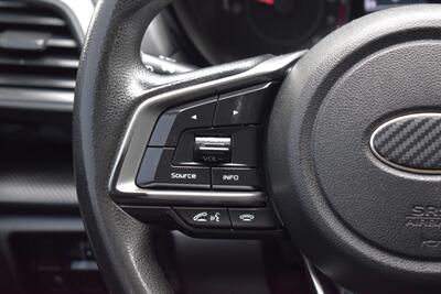 2017 Subaru Impreza 2.0i  AWD 4dr Wagon! 5 Speed Manual! Back Up Camera! Traction Control! Apple CarPlay! Android Auto! - Photo 15 - Portland, OR 97266