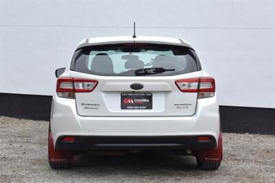 2017 Subaru Impreza 2.0i  AWD 4dr Wagon! 5 Speed Manual! Back Up Camera! Traction Control! Apple CarPlay! Android Auto! - Photo 4 - Portland, OR 97266