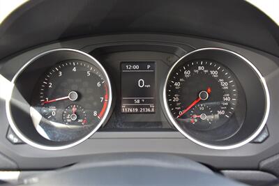 2017 Volkswagen Jetta 1.4T SE  4dr Sedan! Backup Camera! Blind Spot Monitor! Apple CarPlay! Android Auto! Heated Leather Seats! Sunroof! - Photo 20 - Portland, OR 97266