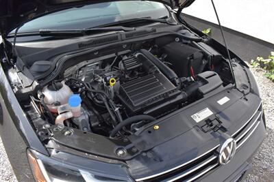 2017 Volkswagen Jetta 1.4T SE  4dr Sedan! Backup Camera! Blind Spot Monitor! Apple CarPlay! Android Auto! Heated Leather Seats! Sunroof! - Photo 33 - Portland, OR 97266