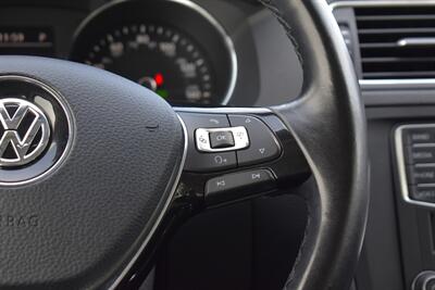 2017 Volkswagen Jetta 1.4T SE  4dr Sedan! Backup Camera! Blind Spot Monitor! Apple CarPlay! Android Auto! Heated Leather Seats! Sunroof! - Photo 19 - Portland, OR 97266