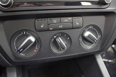 2017 Volkswagen Jetta 1.4T SE  4dr Sedan! Backup Camera! Blind Spot Monitor! Apple CarPlay! Android Auto! Heated Leather Seats! Sunroof! - Photo 26 - Portland, OR 97266