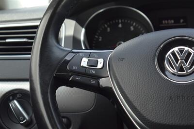 2017 Volkswagen Jetta 1.4T SE  4dr Sedan! Backup Camera! Blind Spot Monitor! Apple CarPlay! Android Auto! Heated Leather Seats! Sunroof! - Photo 18 - Portland, OR 97266