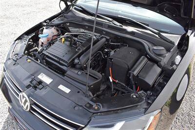 2017 Volkswagen Jetta 1.4T SE  4dr Sedan! Backup Camera! Blind Spot Monitor! Apple CarPlay! Android Auto! Heated Leather Seats! Sunroof! - Photo 32 - Portland, OR 97266