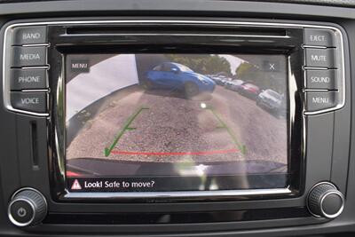 2017 Volkswagen Jetta 1.4T SE  4dr Sedan! Backup Camera! Blind Spot Monitor! Apple CarPlay! Android Auto! Heated Leather Seats! Sunroof! - Photo 24 - Portland, OR 97266