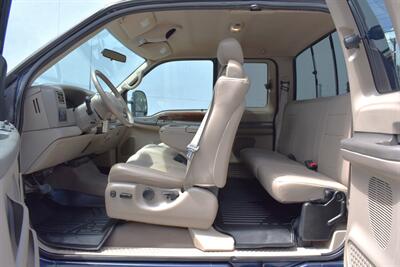 2001 Ford F-250 Super Duty Lariat  4dr SuperCab 4WD Long Bed! Tow Package! Running Boards! Selectable 4WD System! AM/FM/CD Stereo System! Cruise Control! Leather Interior! All Weather Mats! - Photo 22 - Portland, OR 97266