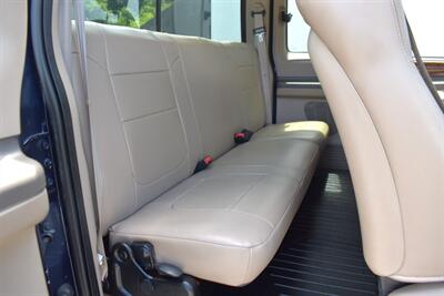 2001 Ford F-250 Super Duty Lariat  4dr SuperCab 4WD Long Bed! Tow Package! Running Boards! Selectable 4WD System! AM/FM/CD Stereo System! Cruise Control! Leather Interior! All Weather Mats! - Photo 25 - Portland, OR 97266