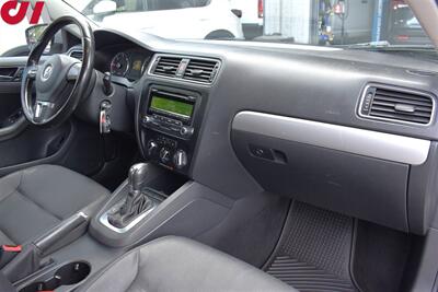 2012 Volkswagen Jetta TDI  4dr Sedan! 30 City MPG! 42 Hwy MPG! Bluetooth! Heated Leather Seats! Cruise Control! Multi-Function Trip Computer! All Weather Floor Mats! - Photo 11 - Portland, OR 97266