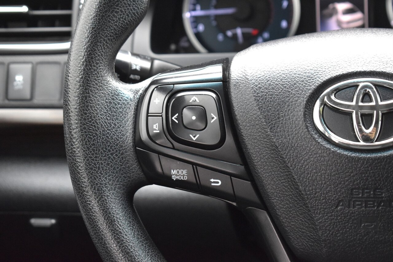 2016 Toyota Camry LE 4dr Sedan! **BY APPOINTMENT ONLY** Toyota Safety Sense 2.5! Back Up Camera! Cruise Control! Bluetooth Connectivity! - Photo 15 - Portland, OR 97266