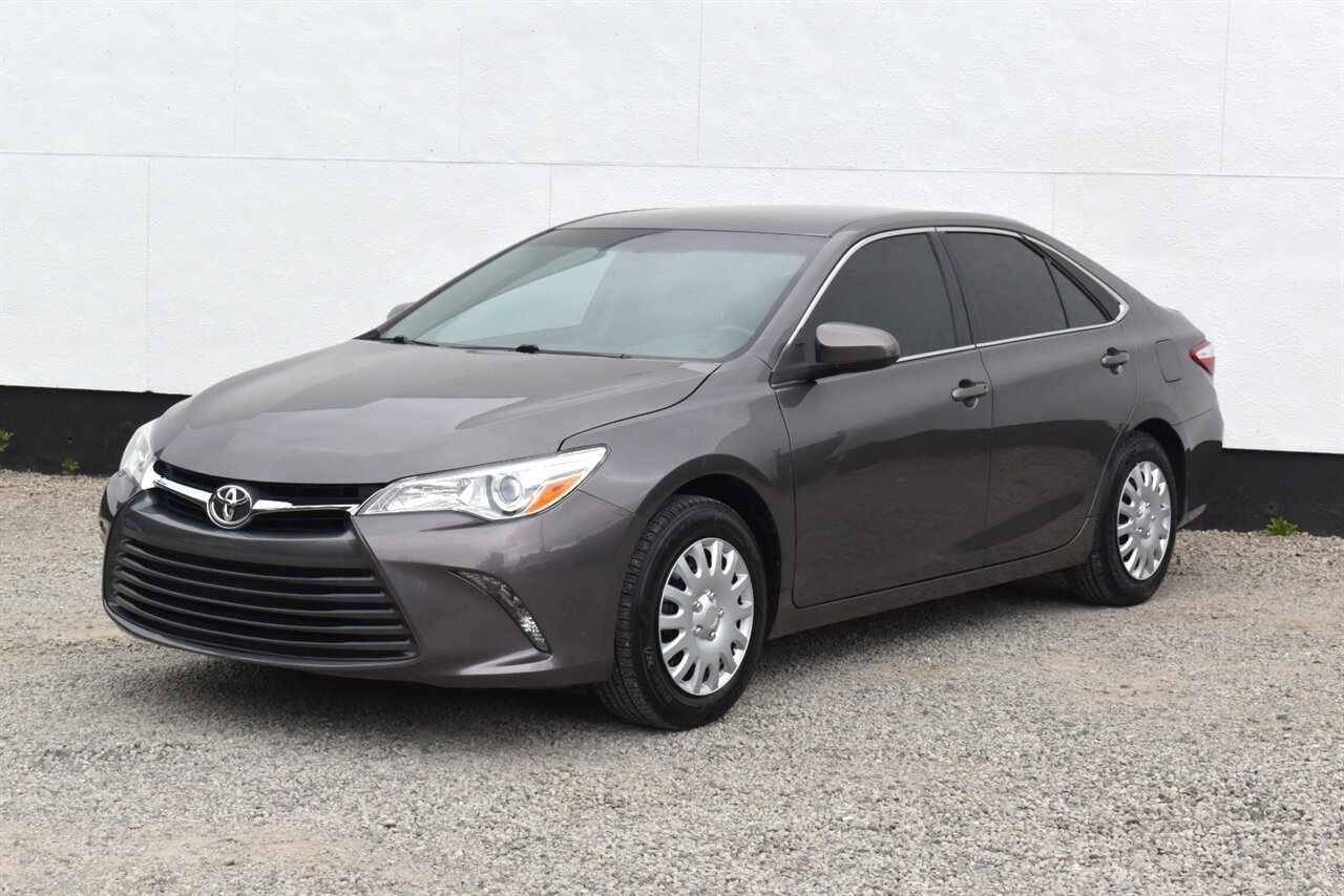 2016 Toyota Camry LE 4dr Sedan! **BY APPOINTMENT ONLY** Toyota Safety Sense 2.5! Back Up Camera! Cruise Control! Bluetooth Connectivity! - Photo 5 - Portland, OR 97266