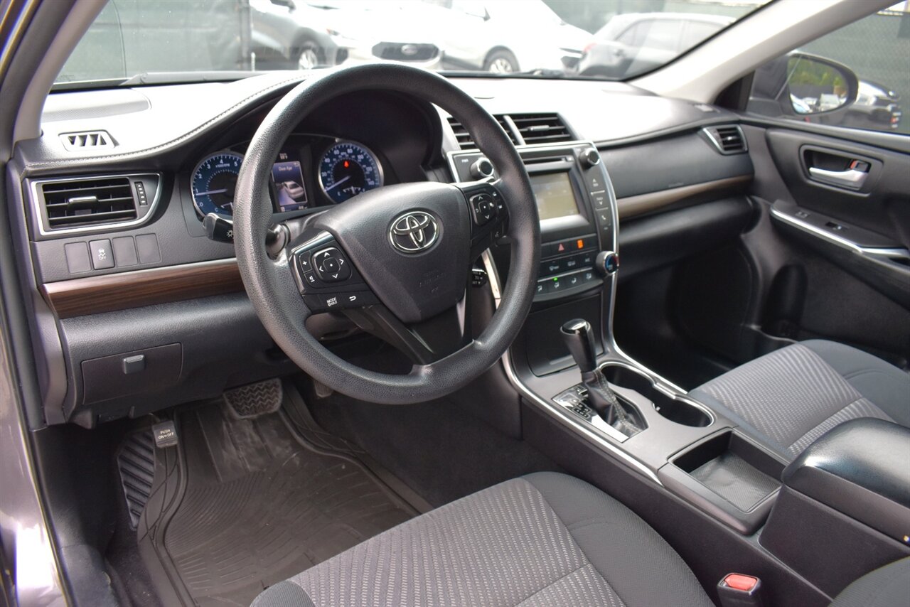 2016 Toyota Camry LE 4dr Sedan! **BY APPOINTMENT ONLY** Toyota Safety Sense 2.5! Back Up Camera! Cruise Control! Bluetooth Connectivity! - Photo 3 - Portland, OR 97266