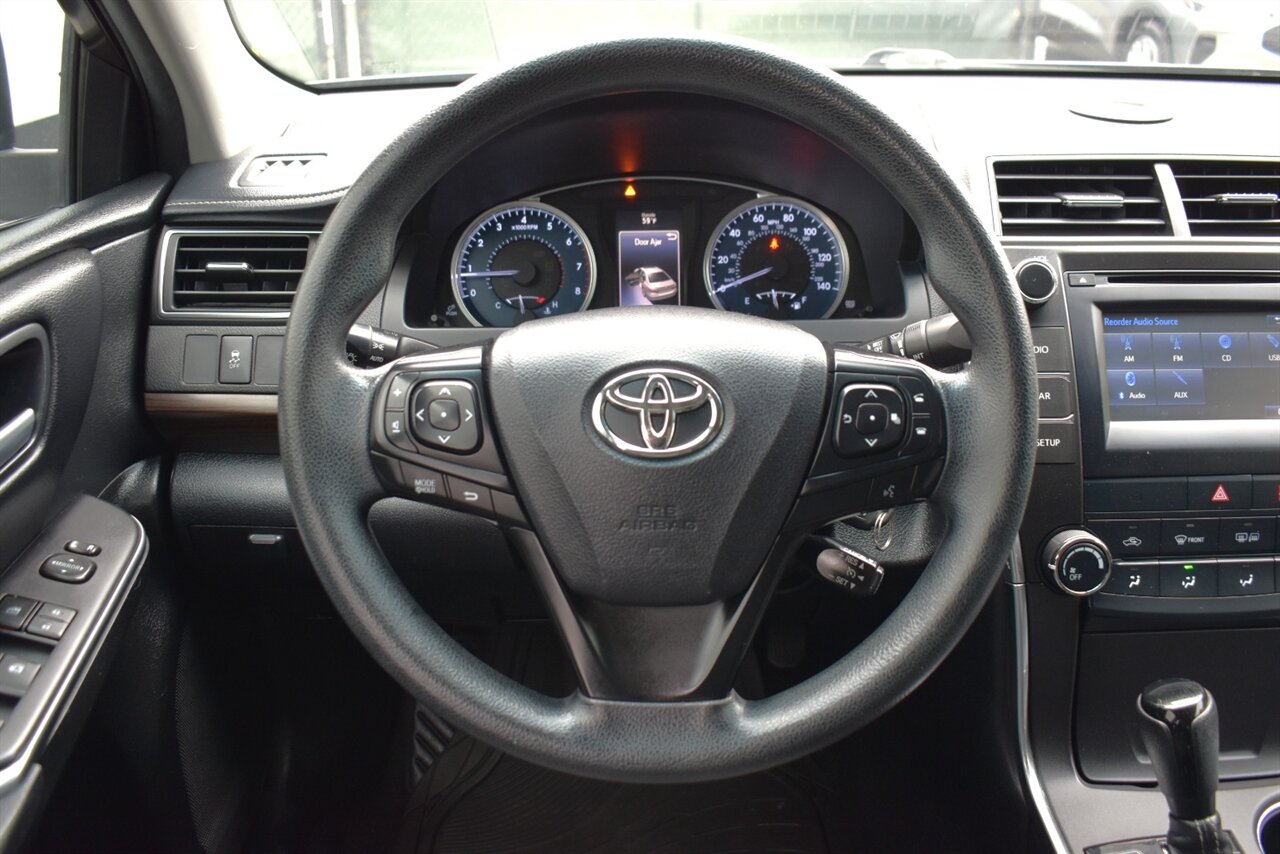 2016 Toyota Camry LE 4dr Sedan! **BY APPOINTMENT ONLY** Toyota Safety Sense 2.5! Back Up Camera! Cruise Control! Bluetooth Connectivity! - Photo 14 - Portland, OR 97266